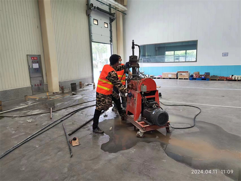 六弓乡厂房地面下沉塌陷注浆加固施工